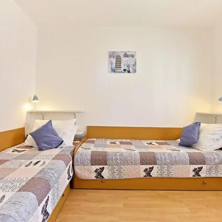 In With Balcony, Wifi 819-4 Πόρετς