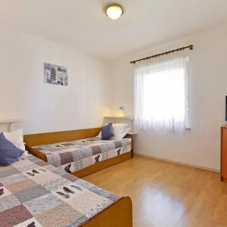 Apartment In With Balcony, Wifi 819-4 Porec