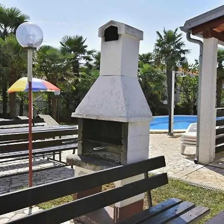 Apartment In With Balcony, Wifi 819-4 Porec